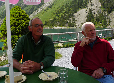 Mostyn and Ian relaxing at Lac Gaube